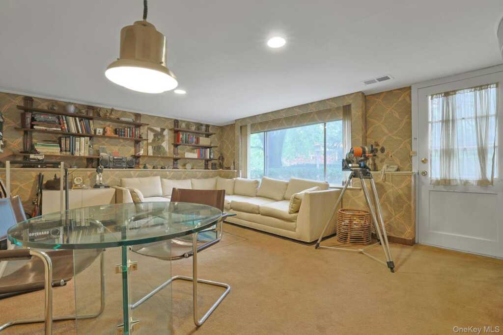 129 Hillandale Drive, New Rochelle, NY 10804 - Photo 23 of 30