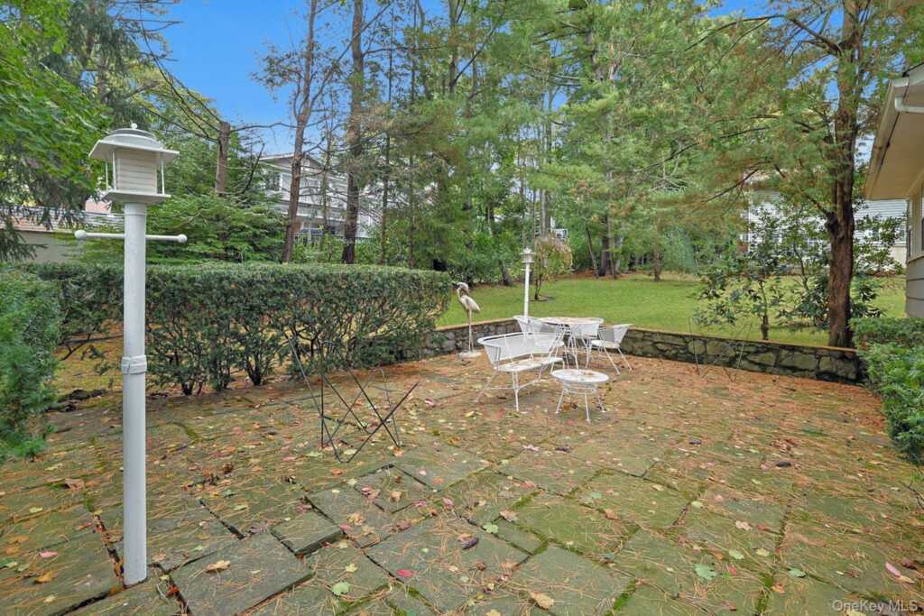 129 Hillandale Drive, New Rochelle, NY 10804 - Photo 25 of 30