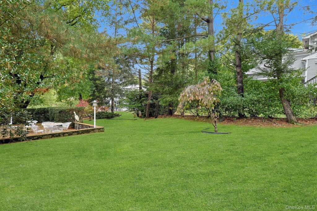 129 Hillandale Drive, New Rochelle, NY 10804 - Photo 26 of 30