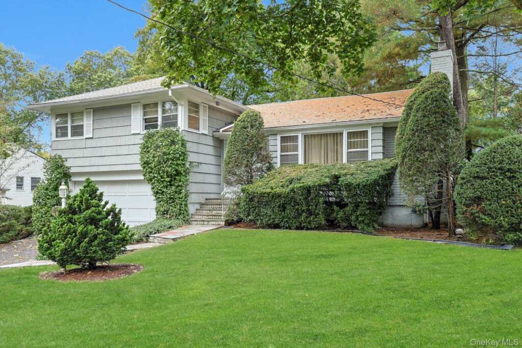 129 Hillandale Drive, New Rochelle, NY 10804 - Photo 3 of 30