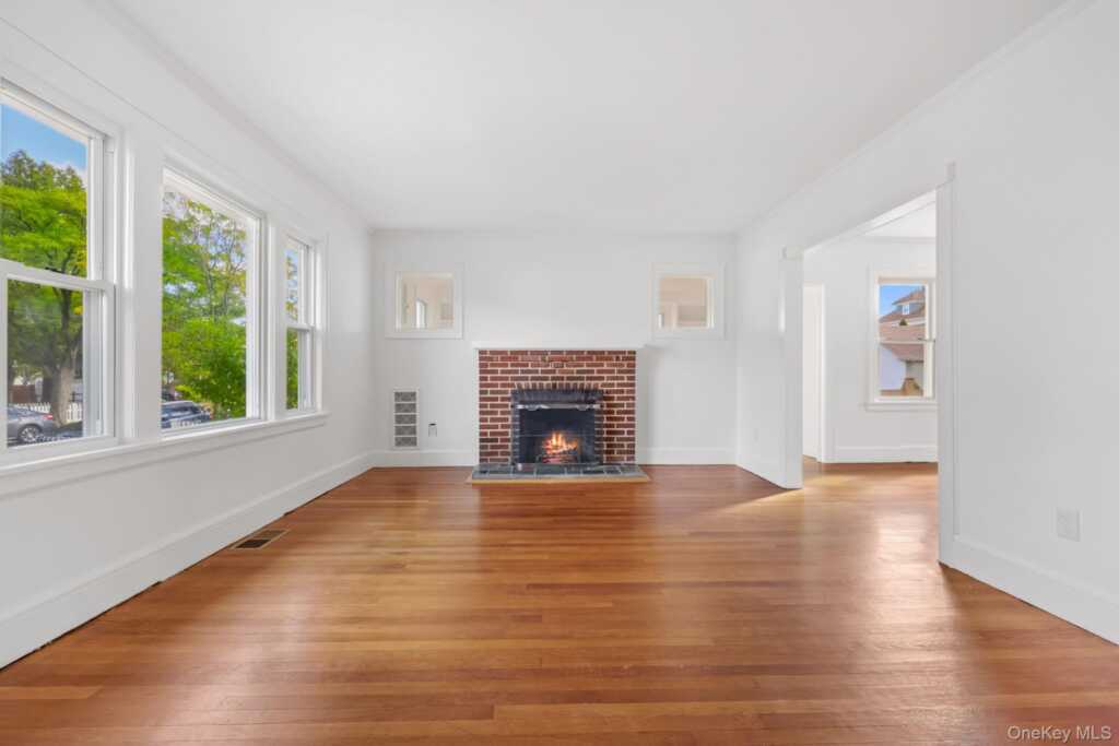 44 Rhodes Street, New Rochelle, NY 10801 - Photo 2 of 27