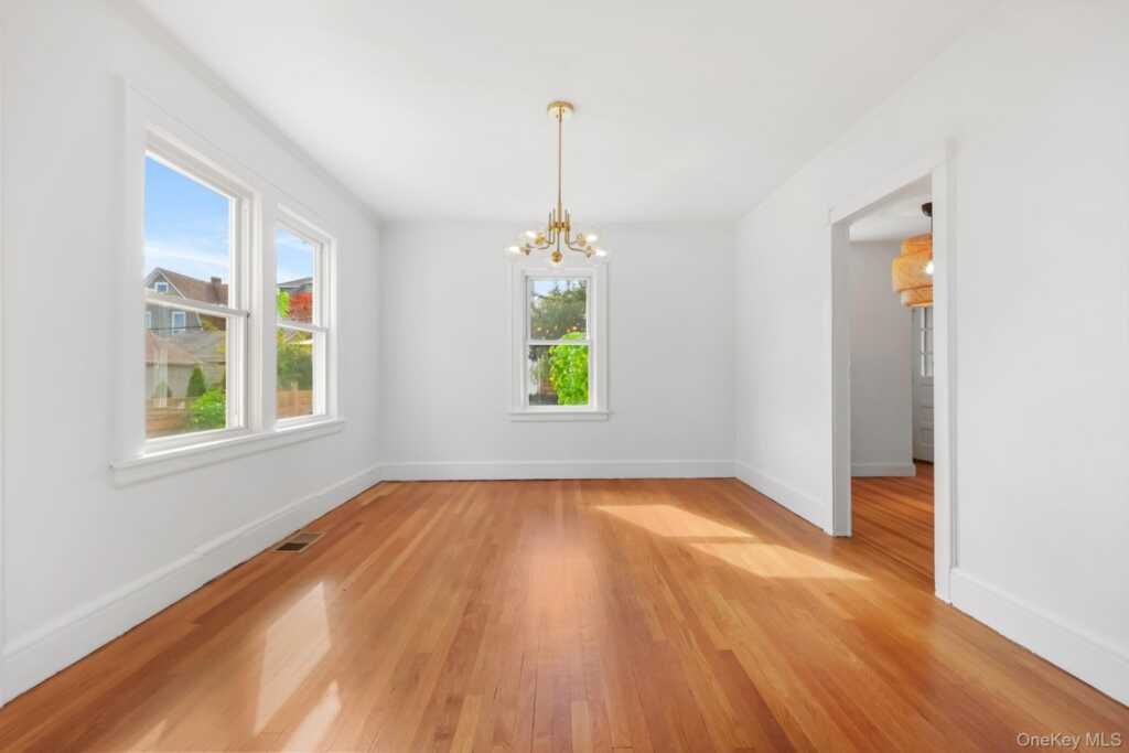 44 Rhodes Street, New Rochelle, NY 10801 - Photo 6 of 27