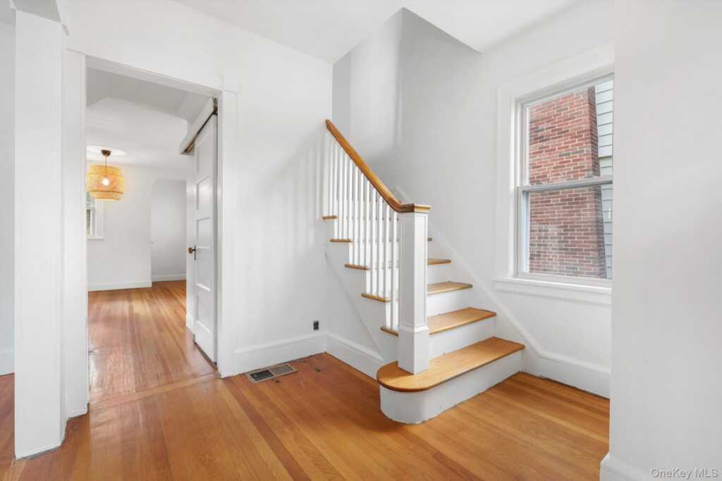 44 Rhodes Street, New Rochelle, NY 10801 - Photo 9 of 27