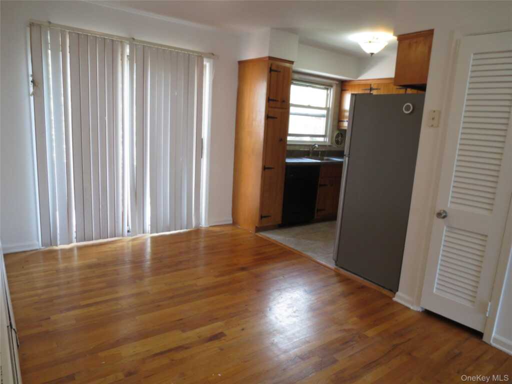 4 Oxford Court, Unit #8007, Suffern, NY 10901 - Photo 5 of 13