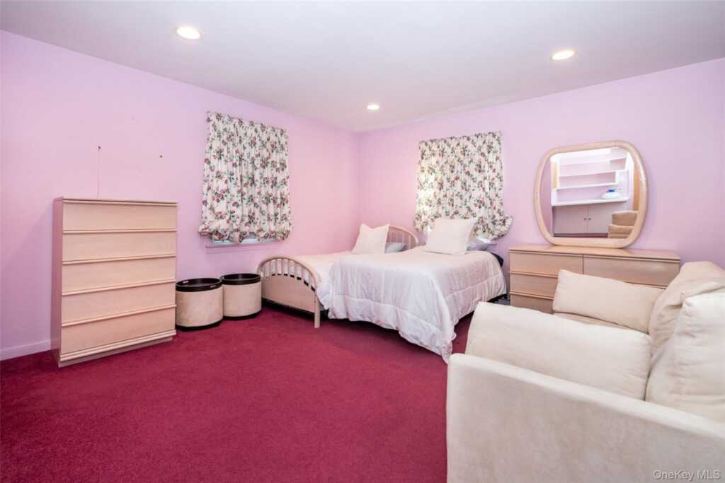 18 Lomond Place, New Rochelle, NY 10804 - Photo 14 of 27