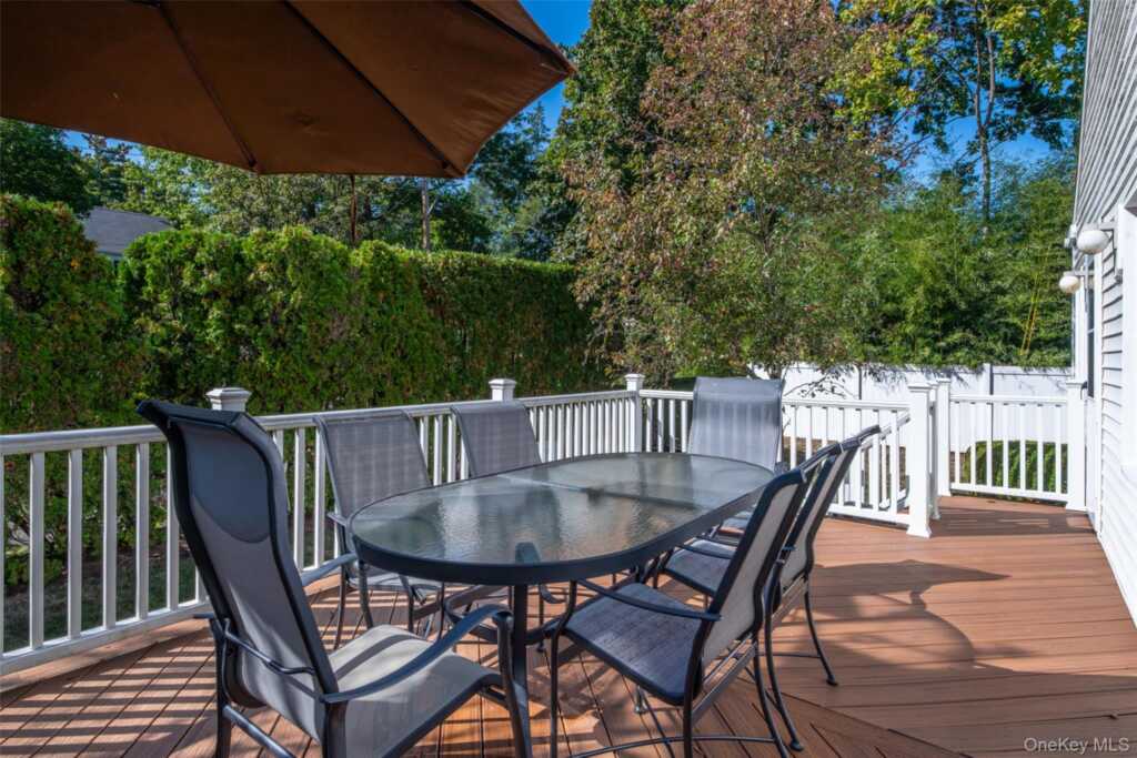 18 Lomond Place, New Rochelle, NY 10804 - Photo 24 of 27