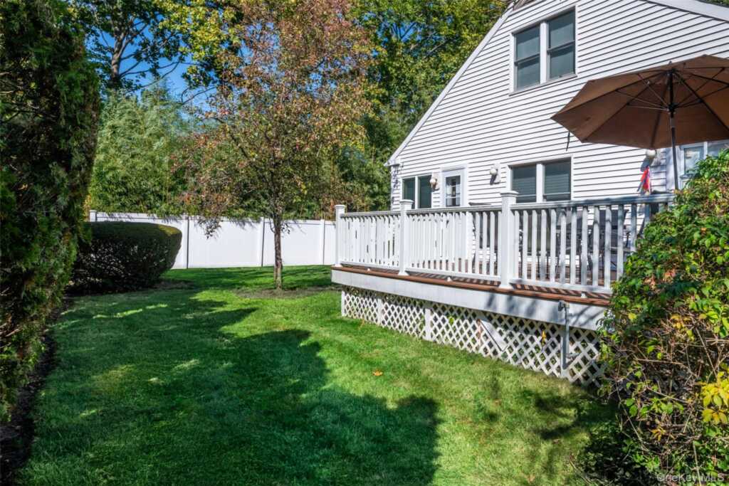 18 Lomond Place, New Rochelle, NY 10804 - Photo 25 of 27