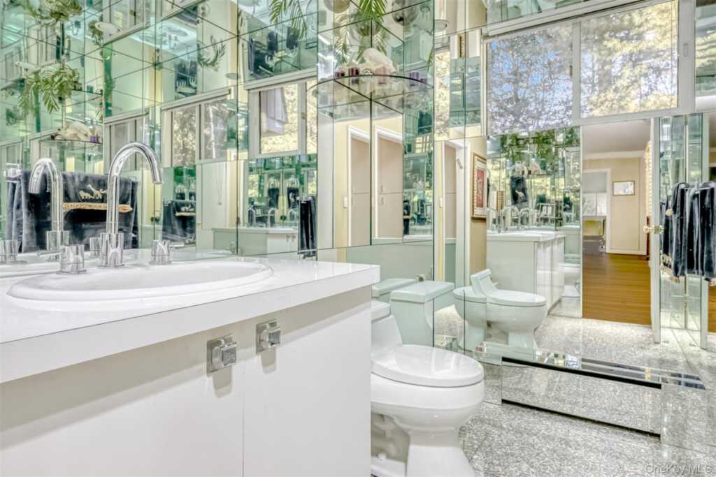 8 Kings Gate Road, Suffern, NY 10901 - Photo 11 of 23