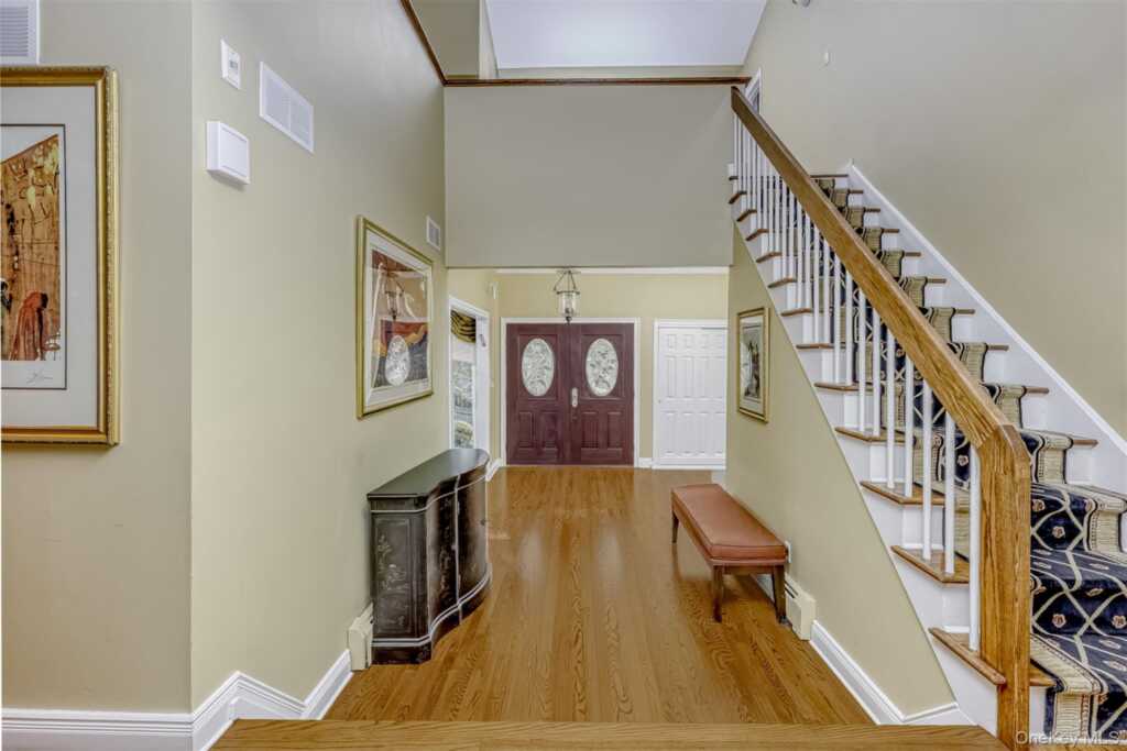 8 Kings Gate Road, Suffern, NY 10901 - Photo 3 of 23