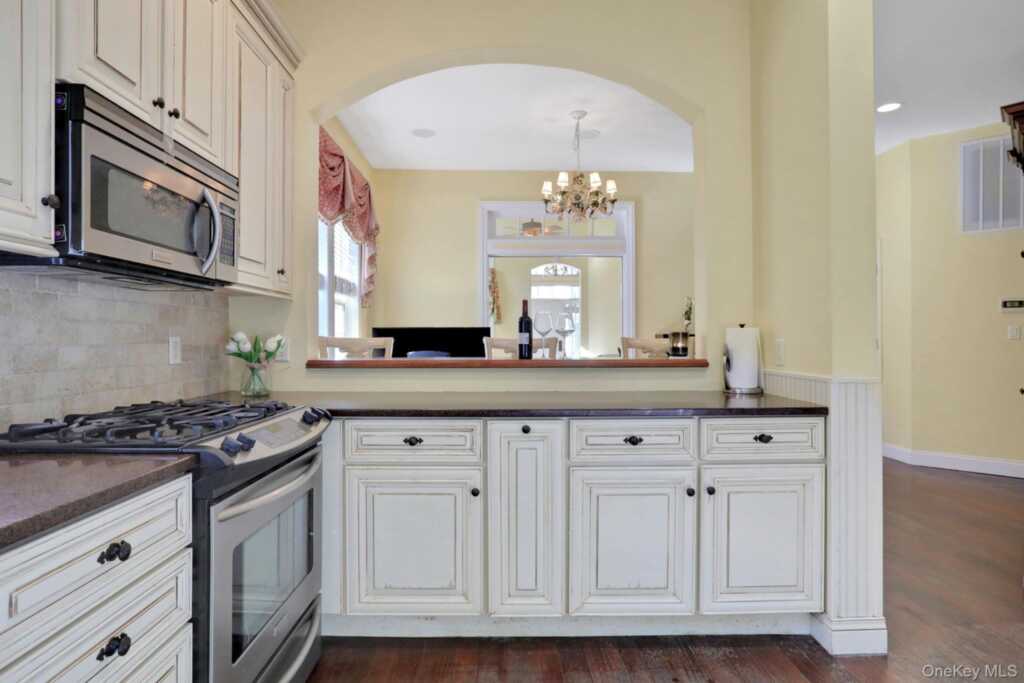 26 Reunion Road, Rye, NY 10573 - Photo 12 of 48