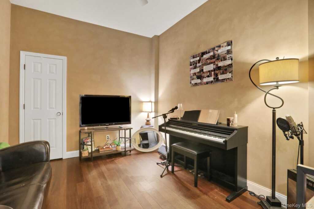 26 Reunion Road, Rye, NY 10573 - Photo 23 of 48