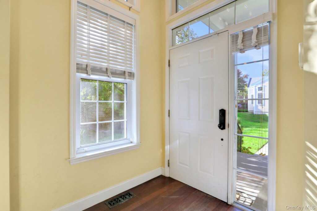 26 Reunion Road, Rye, NY 10573 - Photo 3 of 48