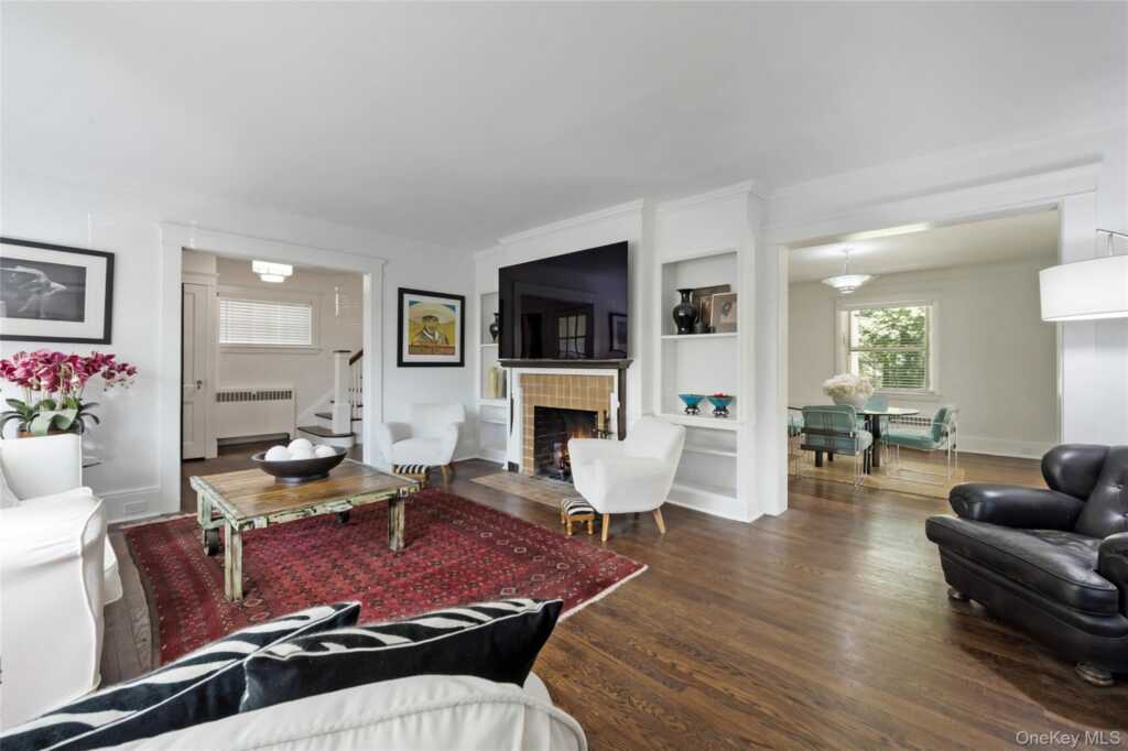 60 Aberfoyle Road, New Rochelle, NY 10804 - Photo 4 of 26