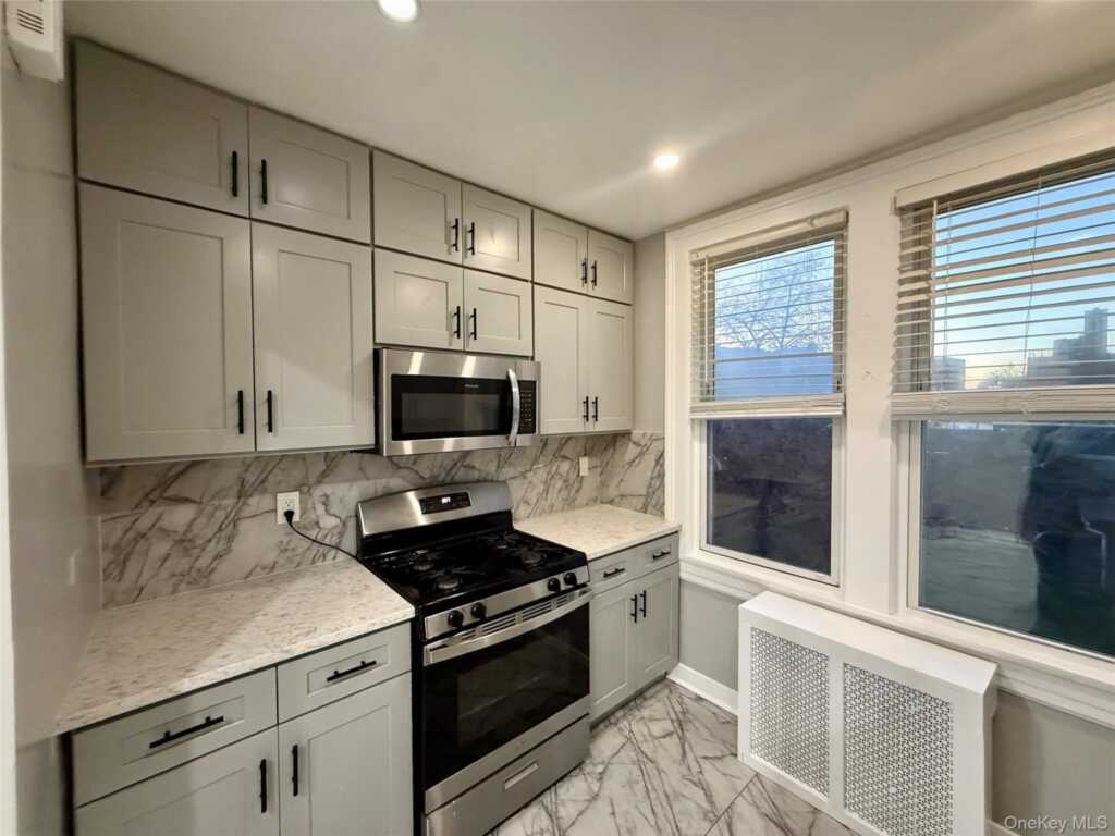 29 Lafayette Street, New Rochelle, NY 10805 - Photo 3 of 12