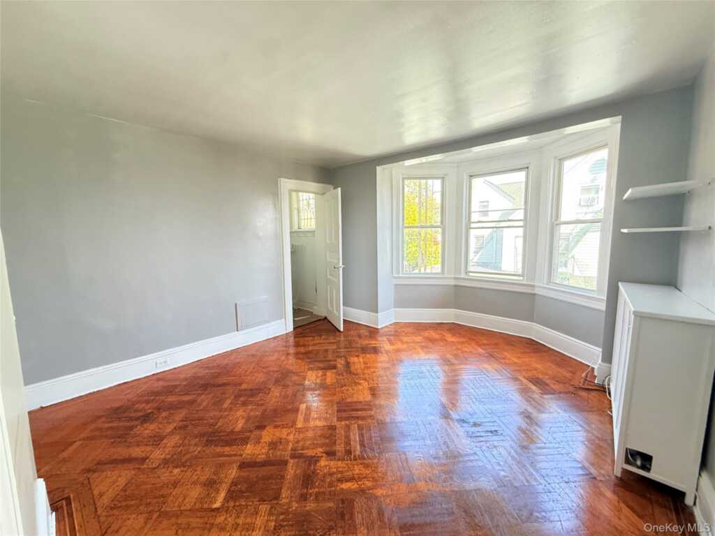 29 Lafayette Street, New Rochelle, NY 10805 - Photo 8 of 12