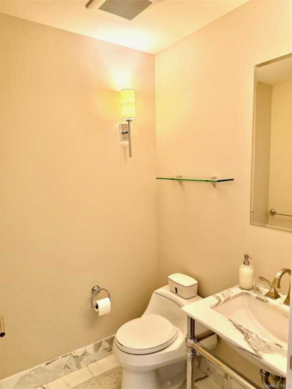 1 Renaissance Square, Unit #11A, White Plains, NY 10601 - Photo 23 of 27