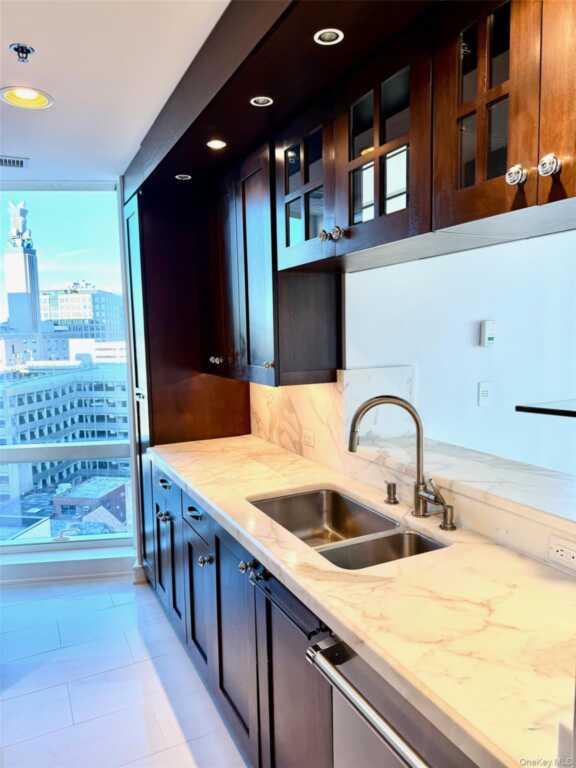 1 Renaissance Square, Unit #11A, White Plains, NY 10601 - Photo 6 of 27