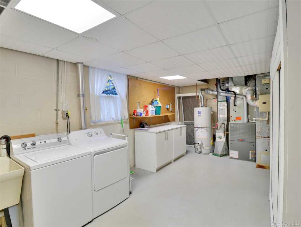 12 Fernwood Drive, New City, NY 10956 - Photo 27 of 43