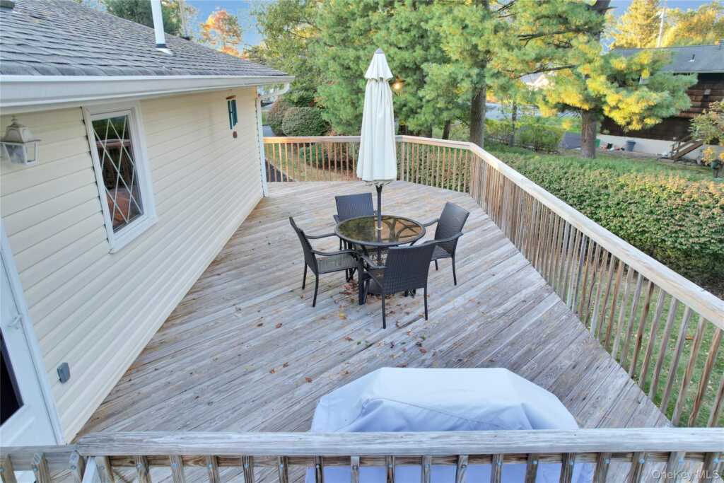 12 Fernwood Drive, New City, NY 10956 - Photo 42 of 43