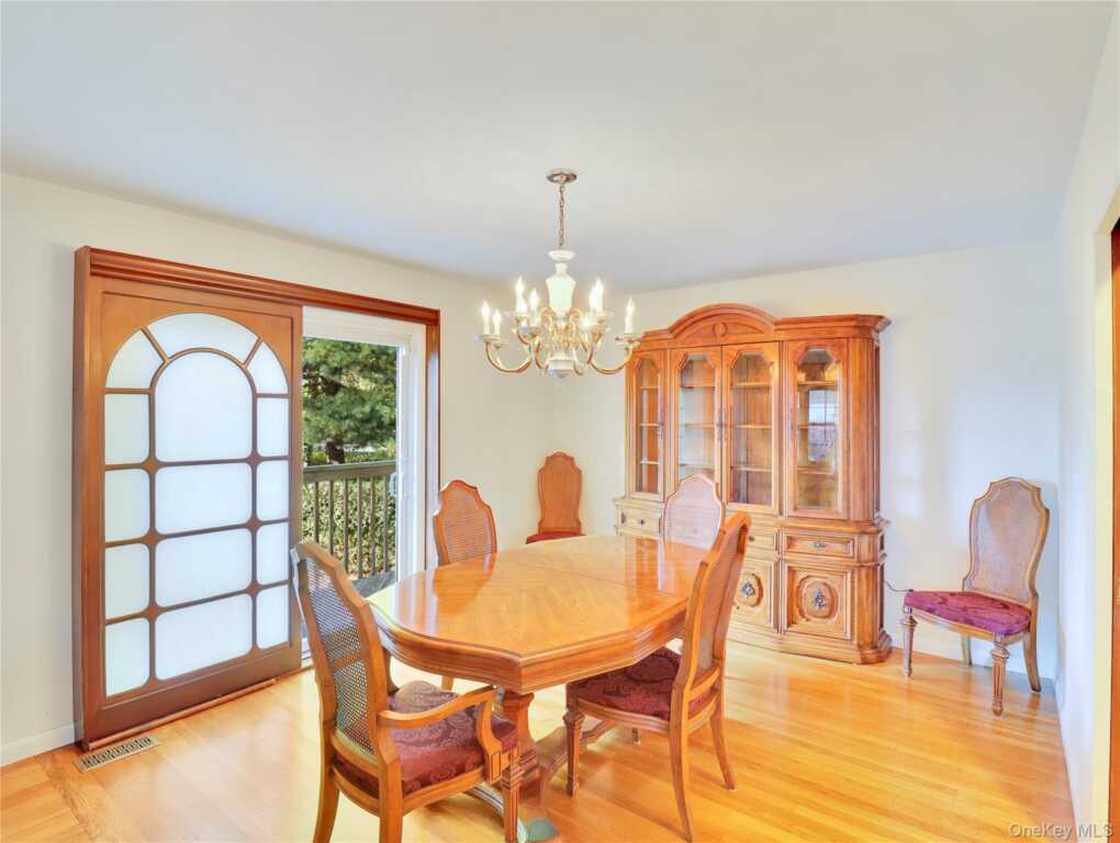 12 Fernwood Drive, New City, NY 10956 - Photo 8 of 43