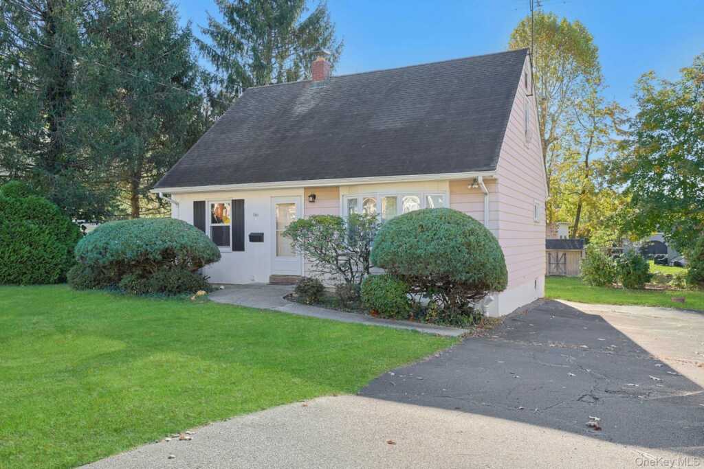 86 Braunsdorf Road, Pearl River, NY 10965 - Photo 3 of 38