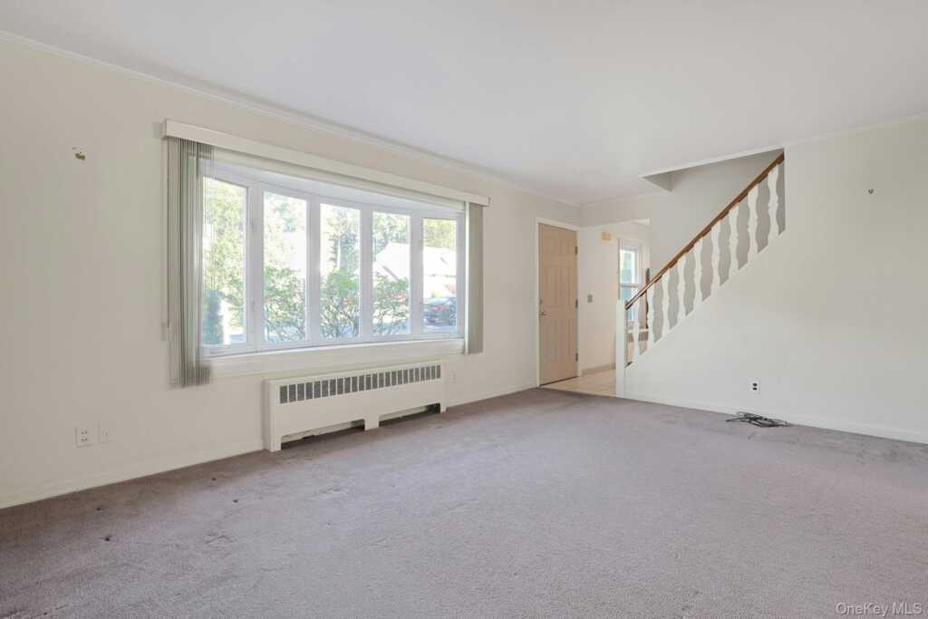 86 Braunsdorf Road, Pearl River, NY 10965 - Photo 5 of 38