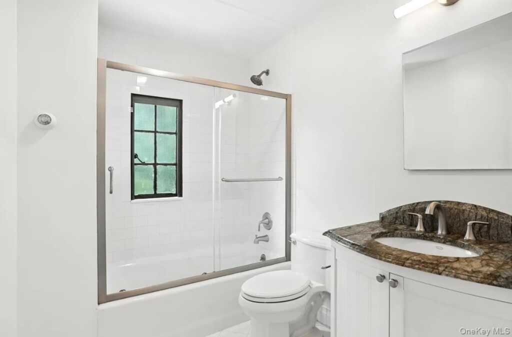 276 Overlook Road, New Rochelle, NY 10804 - Photo 23 of 28
