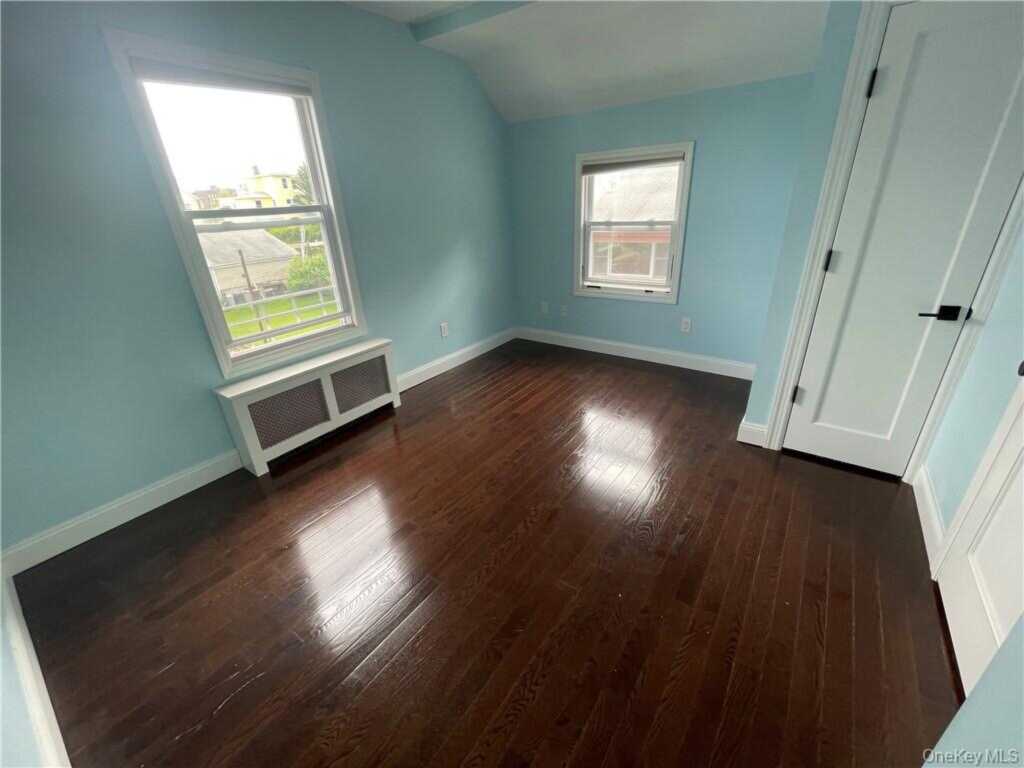 33 Park Avenue, New Rochelle, NY 10805 - Photo 10 of 19