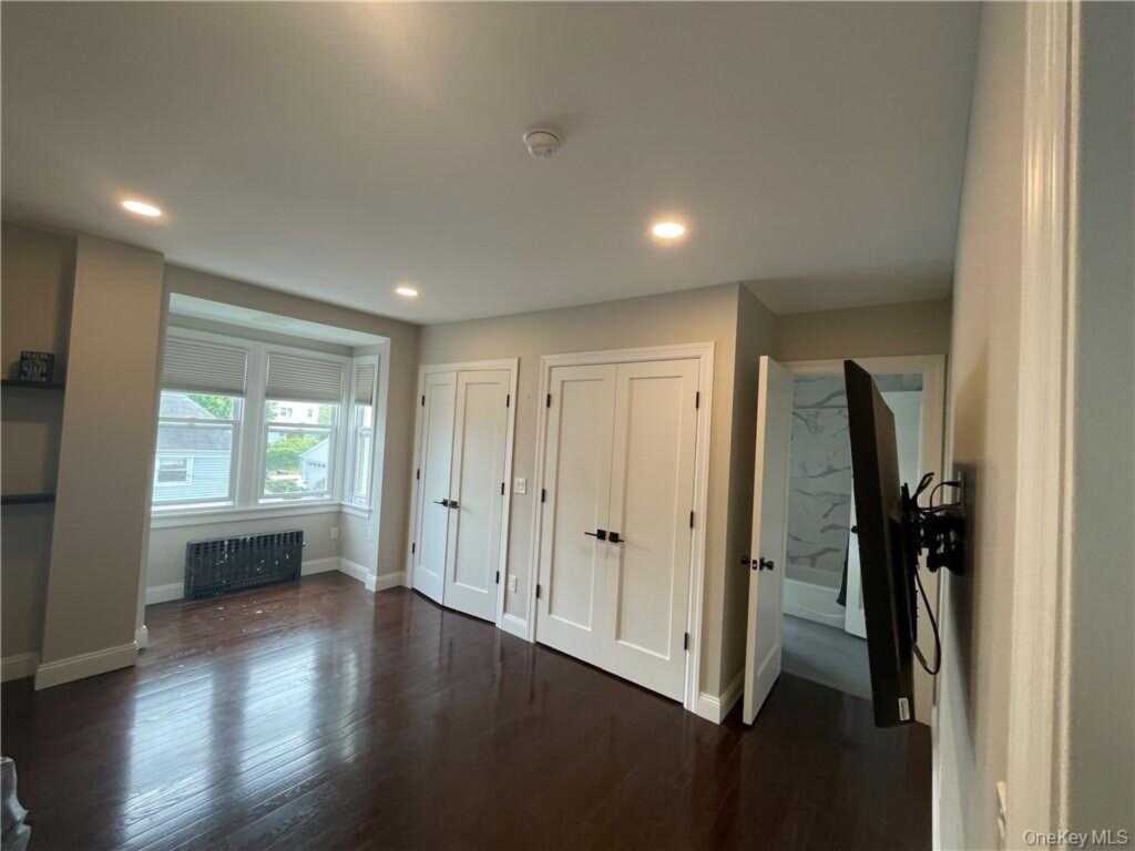 33 Park Avenue, New Rochelle, NY 10805 - Photo 8 of 19