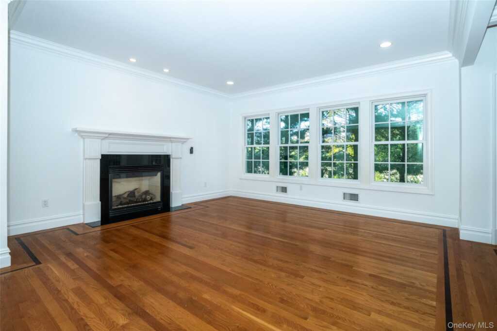 1 Mill Pond Lane, New Rochelle, NY 10805 - Photo 13 of 38