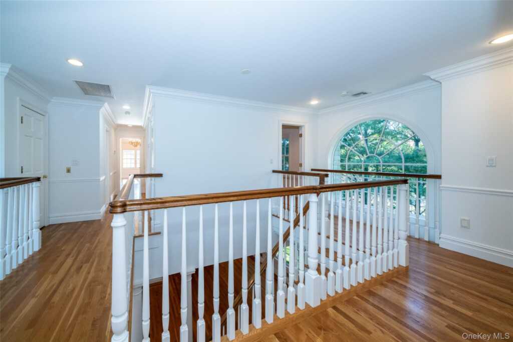 1 Mill Pond Lane, New Rochelle, NY 10805 - Photo 17 of 38