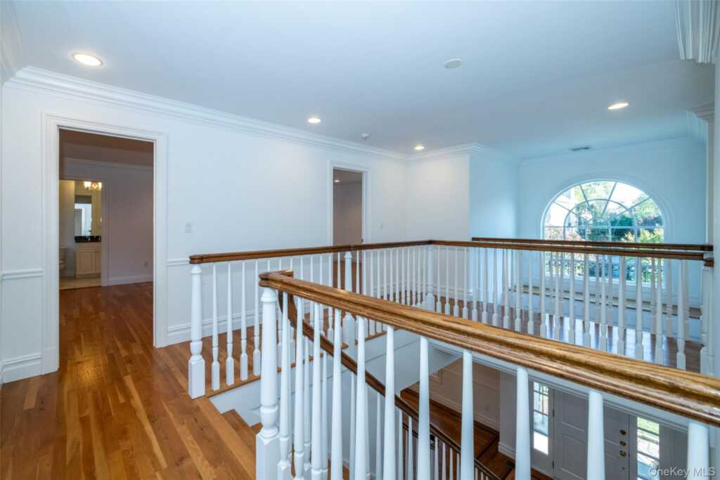 1 Mill Pond Lane, New Rochelle, NY 10805 - Photo 18 of 38