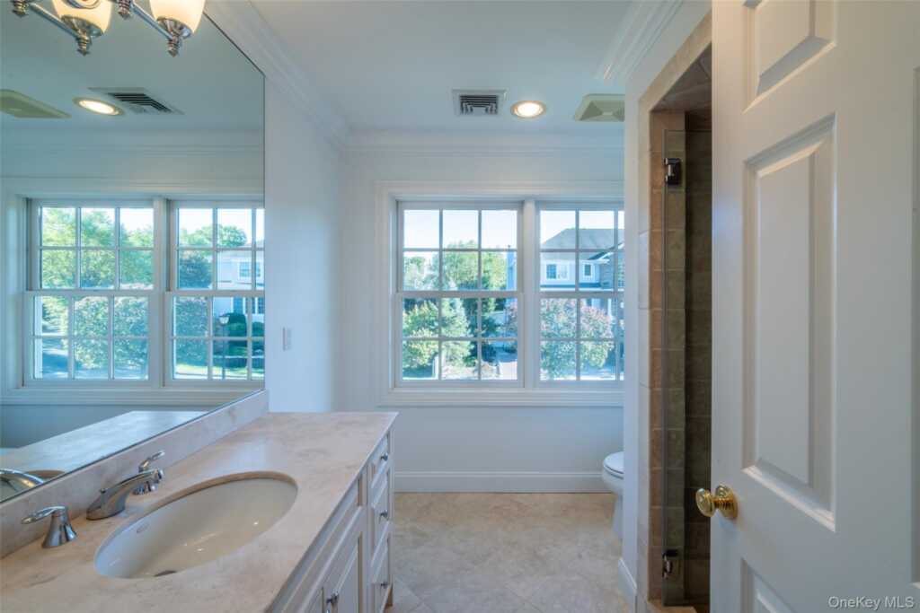 1 Mill Pond Lane, New Rochelle, NY 10805 - Photo 27 of 38