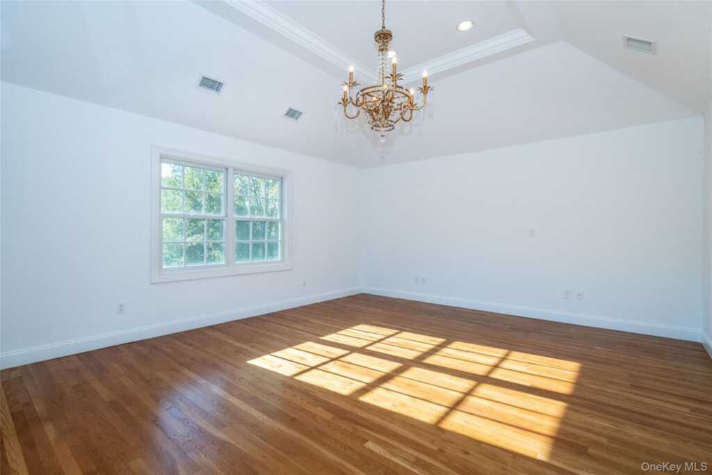 1 Mill Pond Lane, New Rochelle, NY 10805 - Photo 28 of 38