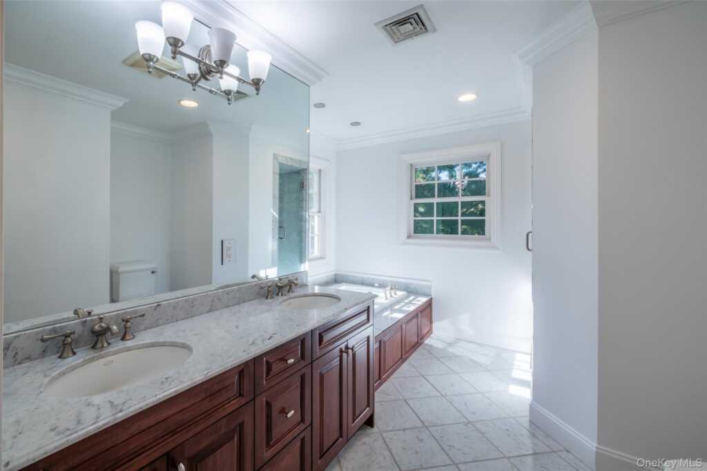 1 Mill Pond Lane, New Rochelle, NY 10805 - Photo 30 of 38