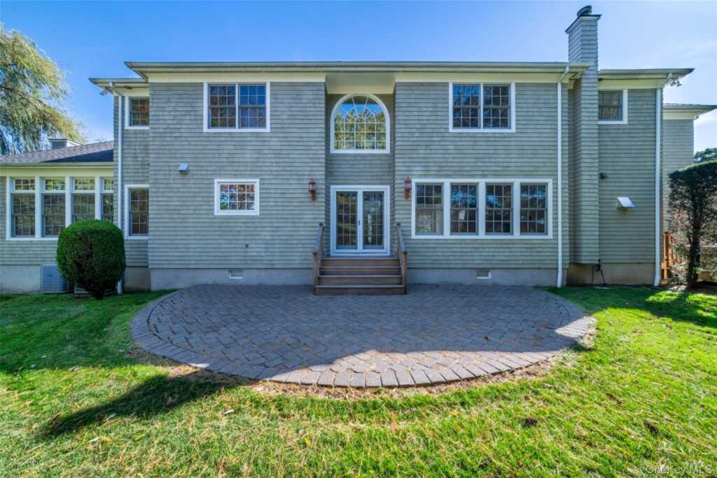 1 Mill Pond Lane, New Rochelle, NY 10805 - Photo 33 of 38