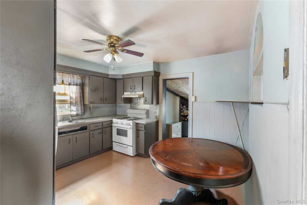 2 Francis Avenue, Nyack, NY 10960 - Photo 4 of 28