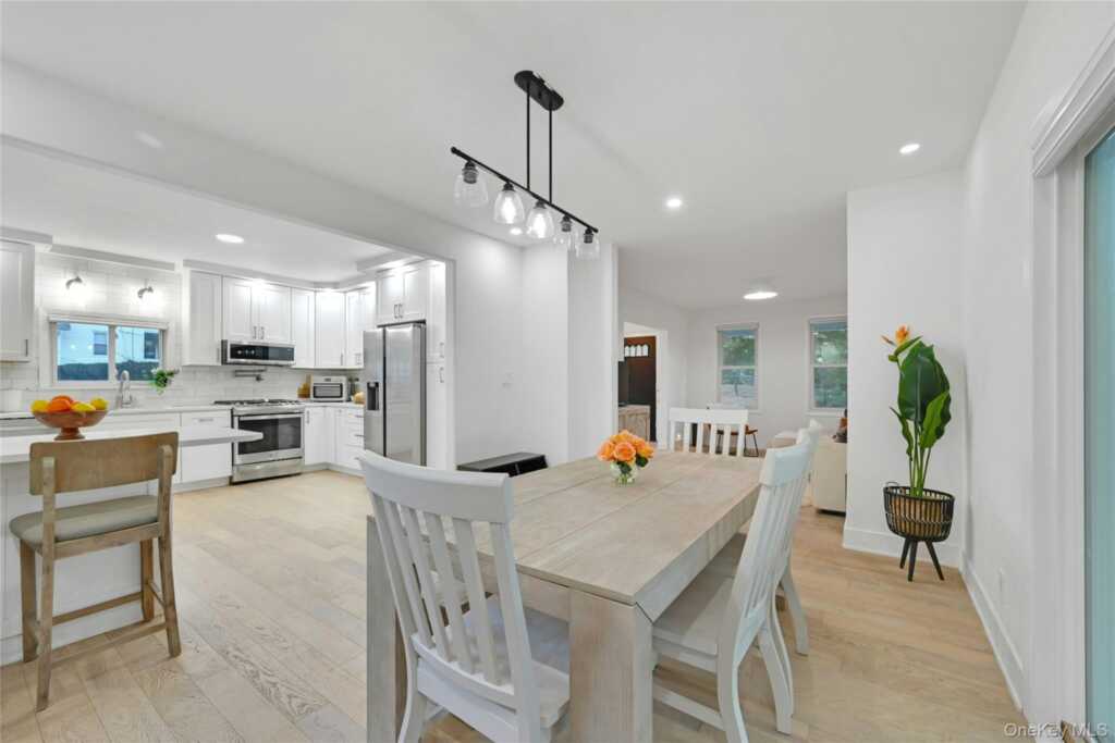 12 Nauraushaun Avenue, Pearl River, NY 10965 - Photo 10 of 22