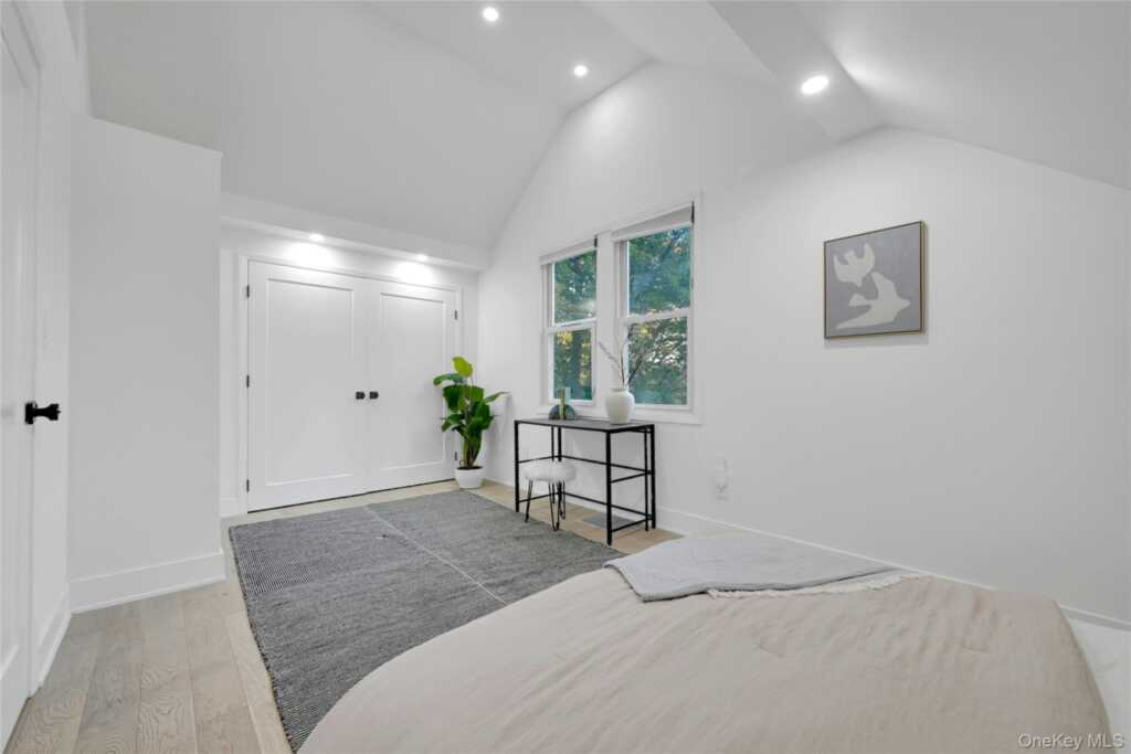 12 Nauraushaun Avenue, Pearl River, NY 10965 - Photo 16 of 22