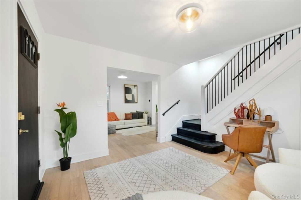 12 Nauraushaun Avenue, Pearl River, NY 10965 - Photo 3 of 22