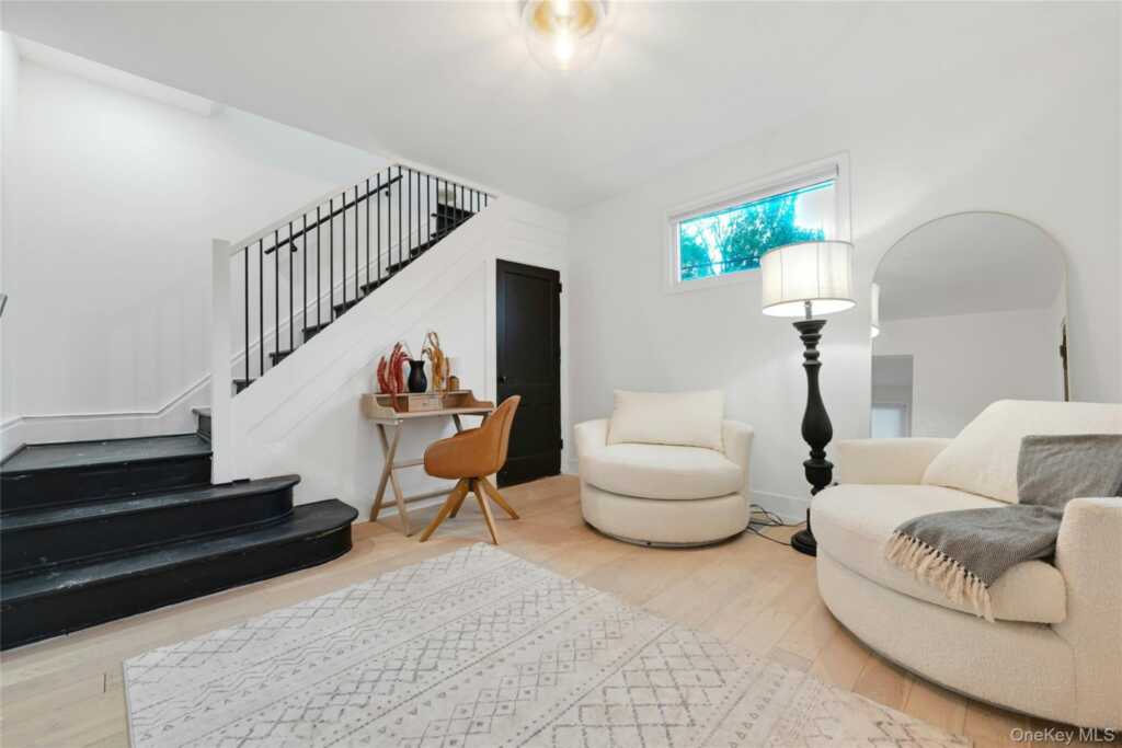 12 Nauraushaun Avenue, Pearl River, NY 10965 - Photo 7 of 22