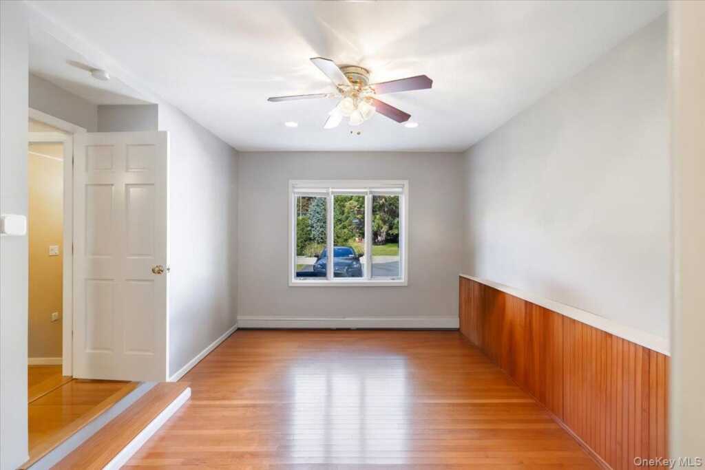 21 Van Orden Avenue, Suffern, NY 10901 - Photo 24 of 30