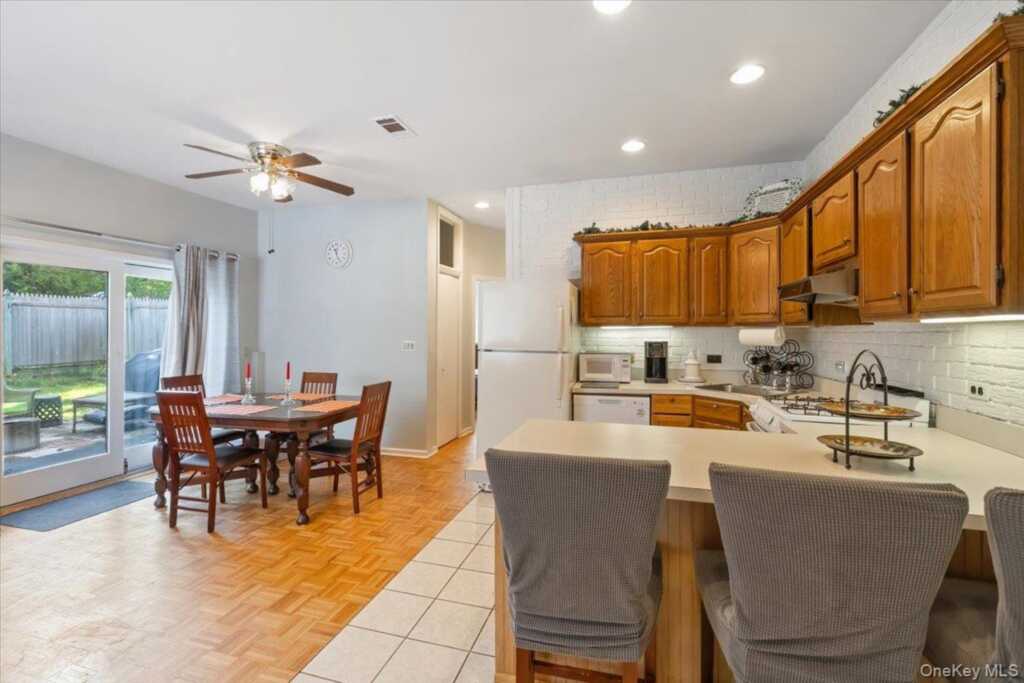 21 Van Orden Avenue, Suffern, NY 10901 - Photo 7 of 30