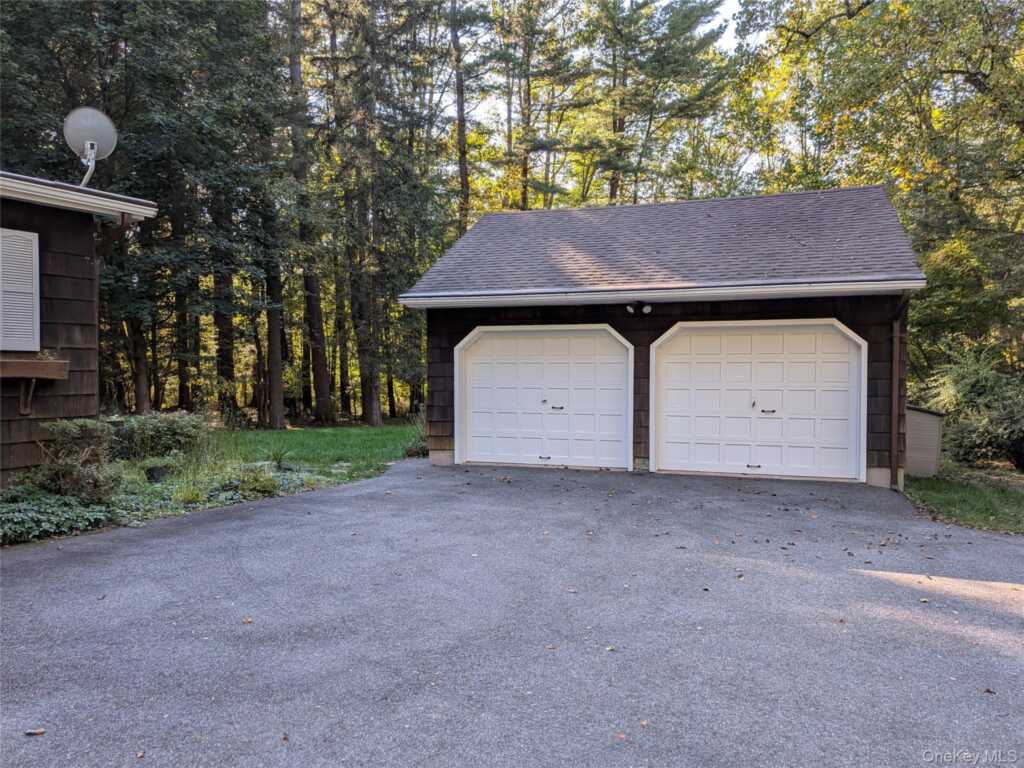 31 Mile Road, Suffern, NY 10901 - Photo 30 of 32