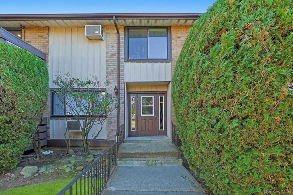 153 Sierra Vista Lane, Valley Cottage, NY 10989 - Photo 3 of 37