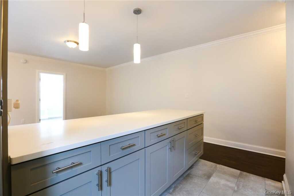 196 Martine Avenue, Unit #5C, White Plains, NY 10601 - Photo 4 of 18