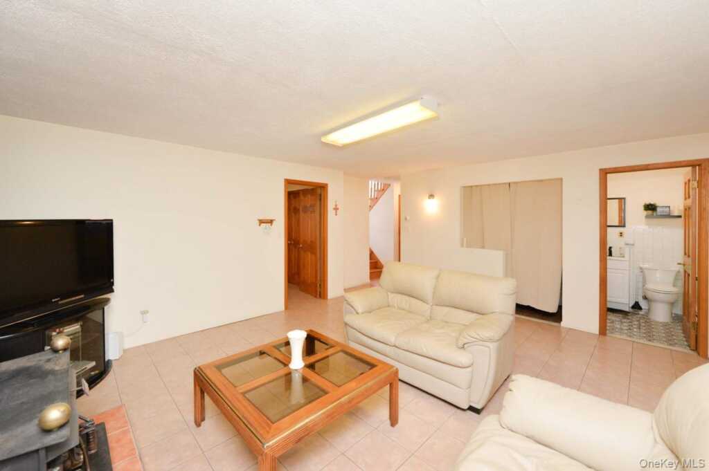 13 Park Terrace, Valley Cottage, NY 10989 - Photo 25 of 31