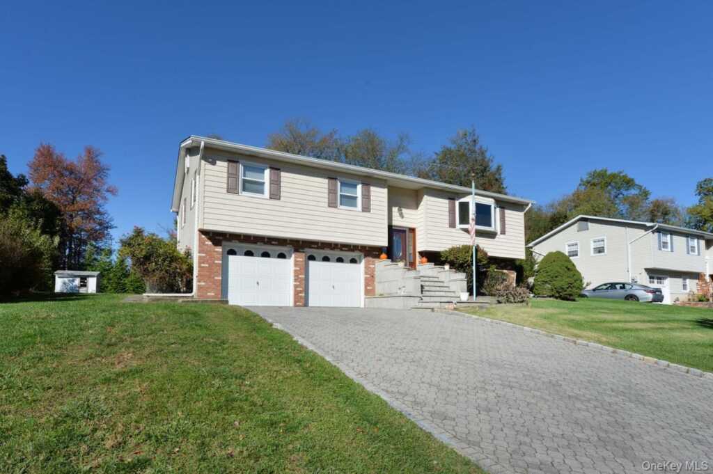 13 Park Terrace, Valley Cottage, NY 10989 - Photo 3 of 31