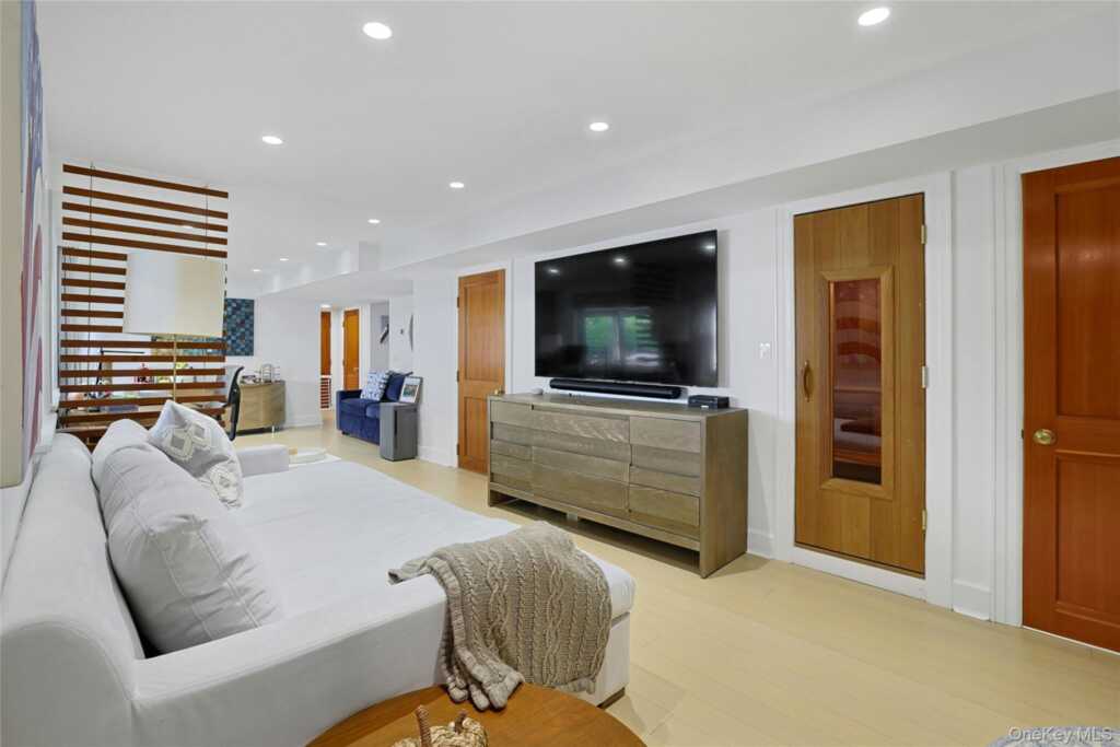 137 Piermont Avenue, Nyack, NY 10960 - Photo 37 of 50