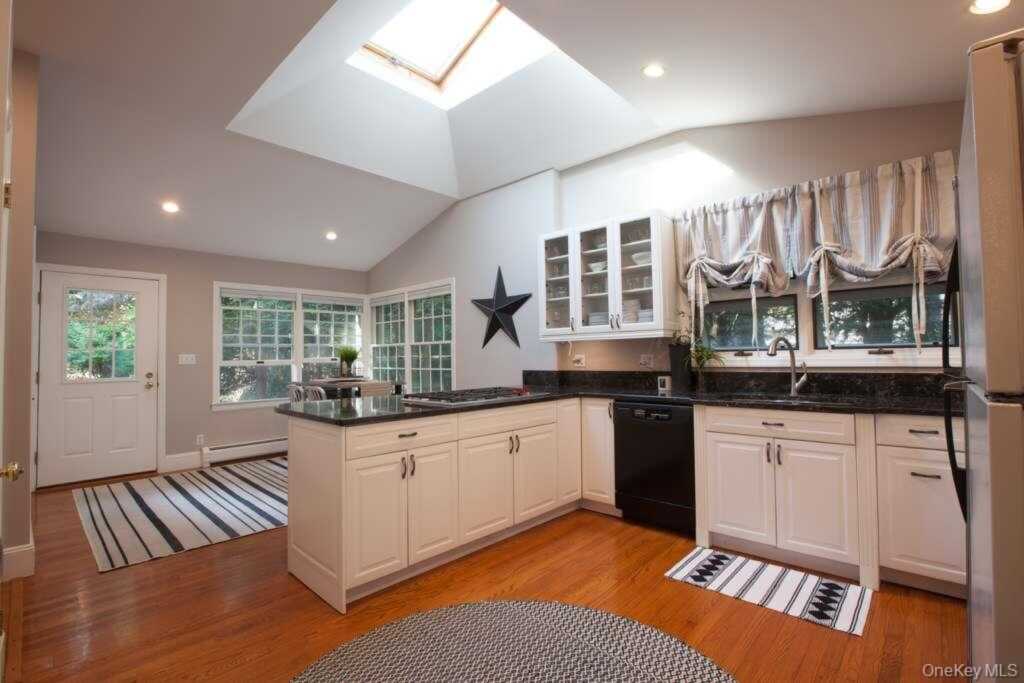 395 Little Tor Road, New City, NY 10956 - Photo 10 of 28